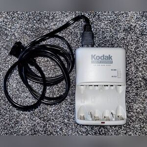 Kodak K6000 Nl-MH BatteryCharger for AA AAA Batteries 1Hour Charger